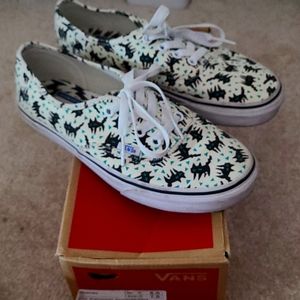 VANS SHOES- AUTHENTIC CATS